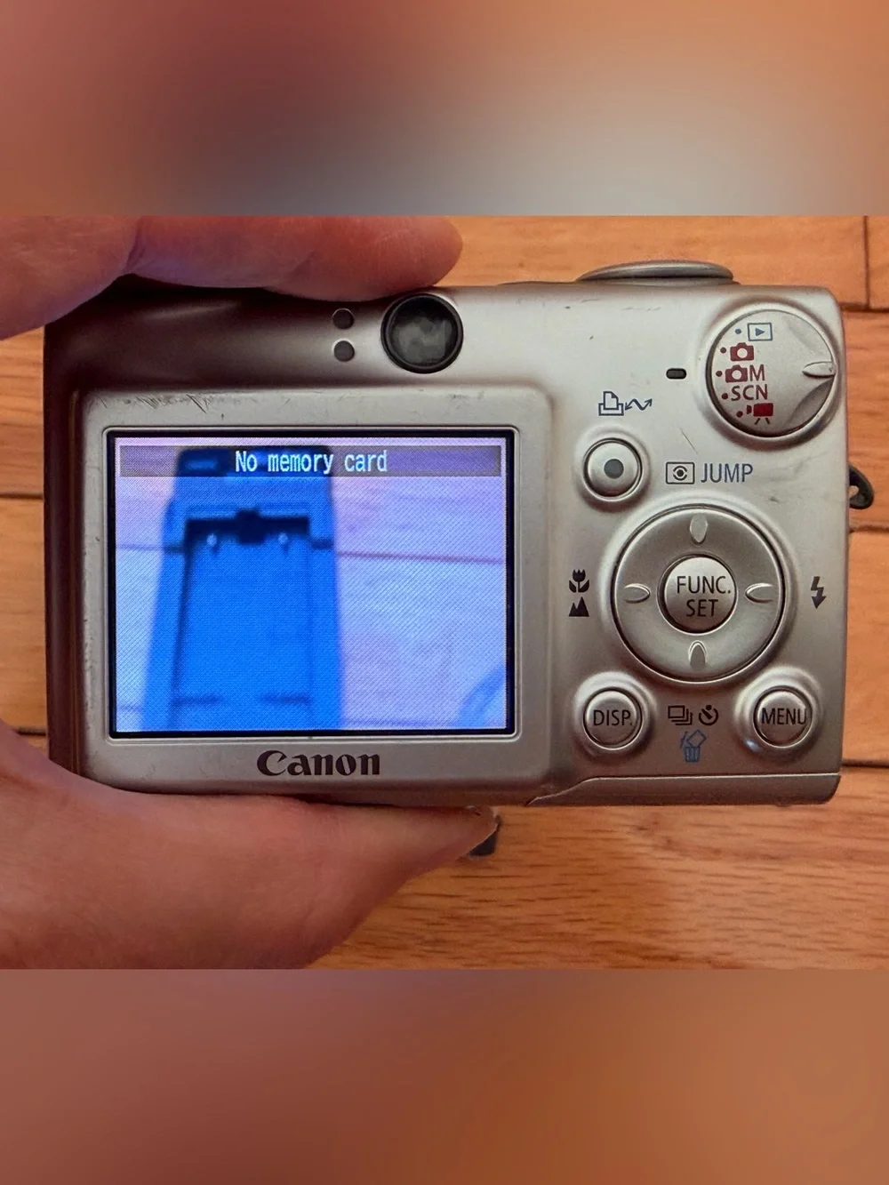 Canon PowerShot SD500 silver digital Elph 7.1 MP battery, charger, cable ,strap